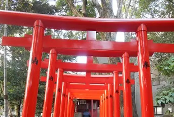 朱塗りの鳥居