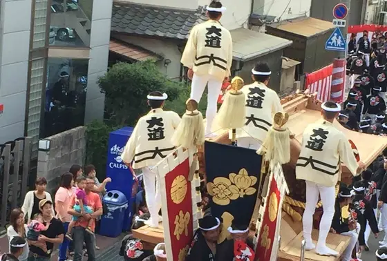 ”だんじり”の後ろ姿も見事！