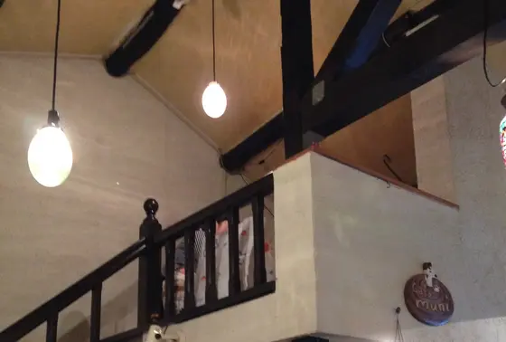 屋根裏みたいな部屋は半個室