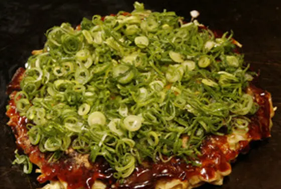 お好み焼きを焼いてくれます。