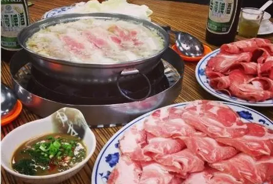 絶品酸菜白肉鍋（辛くない火鍋）