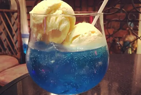 写真を撮りたくなるようなソーダ水