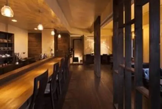 落ち着いた店内