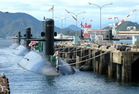 黒光りしている潜水艦