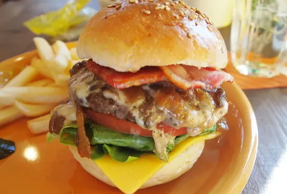 食べ応え抜群のハンバーガー！