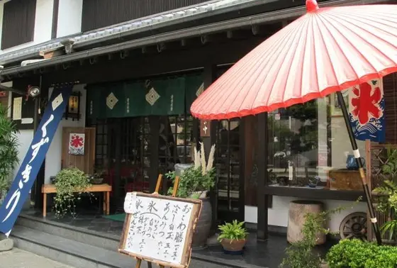 お店の中でも食べれます！