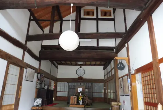 玄関も風格を感じます