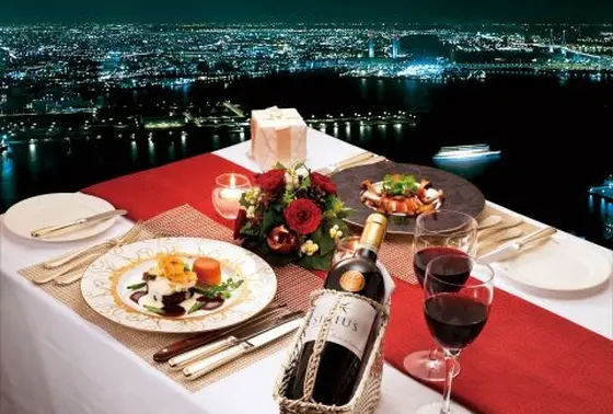 全国選りすぐりの食材で仕上げるコース料理