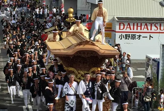 ”だんじり”の引き手は約100人！