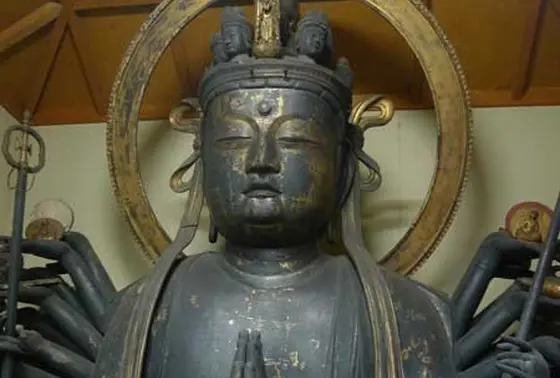 千手観音坐像
