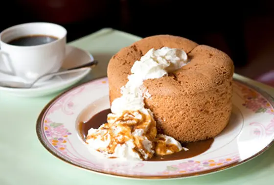 室堂グルメ③ くろよんダムシフォンケーキ