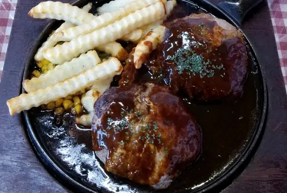 少量ハンバーグもあります