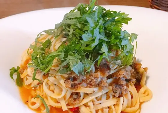 真鰯の軽いトマトソース大葉添え　1,280円(税込)
