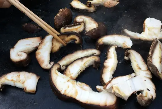 椎茸鉄板焼き