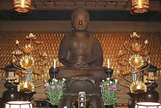 ご本尊の阿弥陀如来像