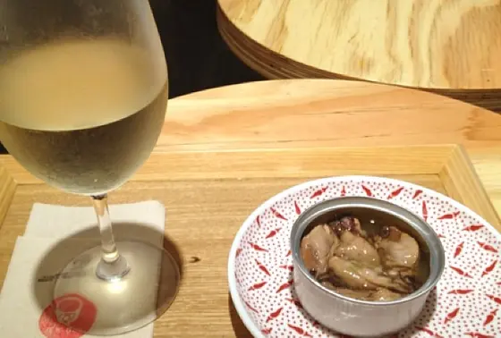 缶詰をおつまみに素敵なひとときを！🍷