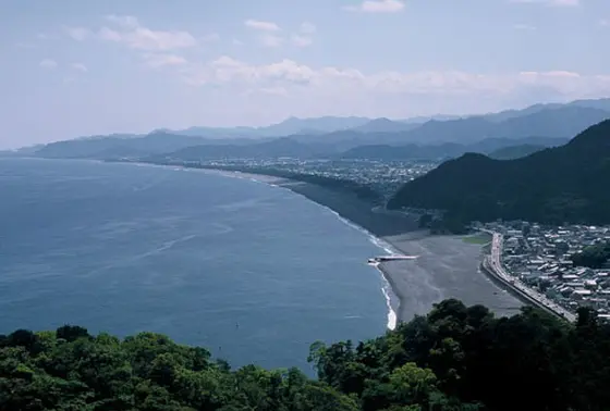 七里御浜を見下ろす