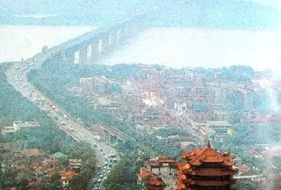 唯見長江天際流