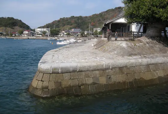 石積み埠頭