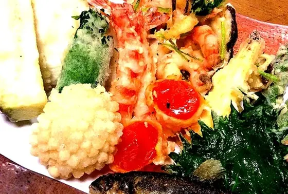 近くには美味しい天ぷらの名店が♡