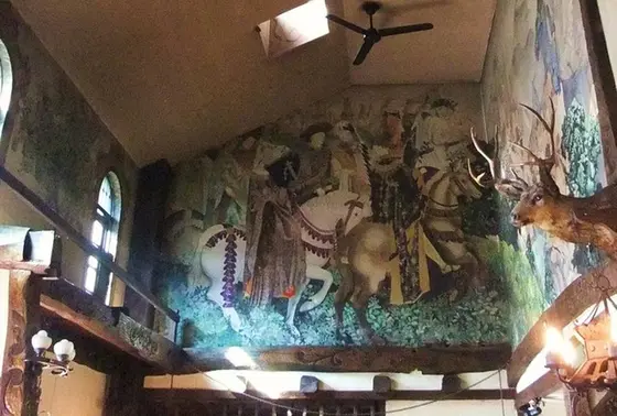 店内も中世！