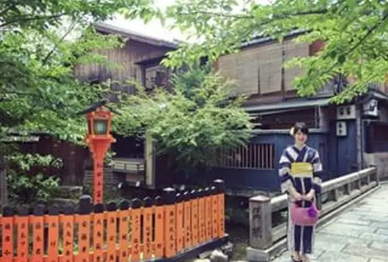 場所は祇園白川。とても雰囲気がいい所です。