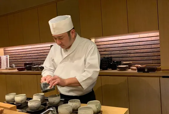 海外でも研鑽を積んだ店主の西原理人44歳