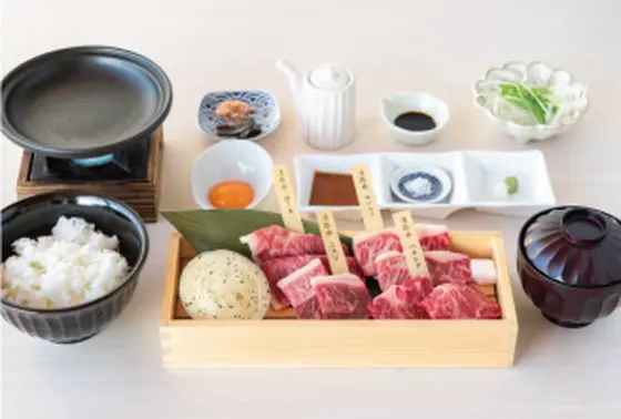 赤い炙牛丼 〜最後はキミといっしょに！〜　2,970円(税込)