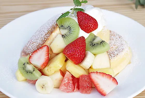 季節のフレッシュフルーツパンケーキ　1,480円