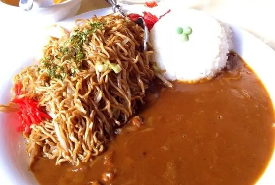カレーと焼きそば両方食べたい！