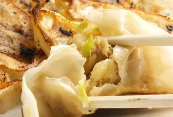 餃子の美味さに幸せがとまらない