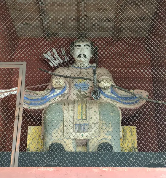 随神門両側には
