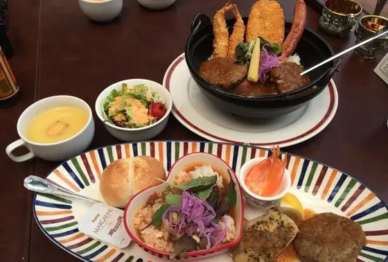 美味しい食事も楽しめます。
