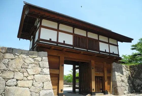 立派な城門