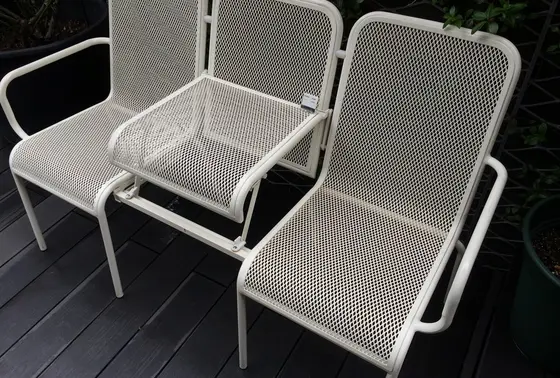 ３人→２人掛けベンチ