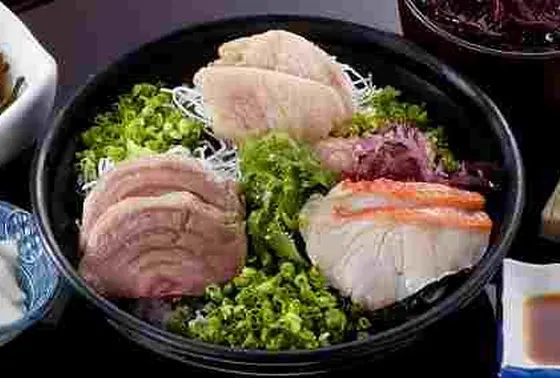 とろ炙り三味丼