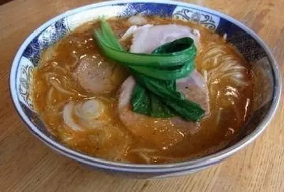 独特のスープがあとをひく。