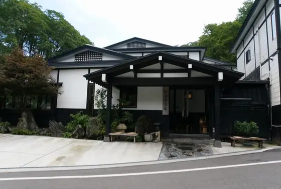 妙乃湯はジャパニーズモダンな宿