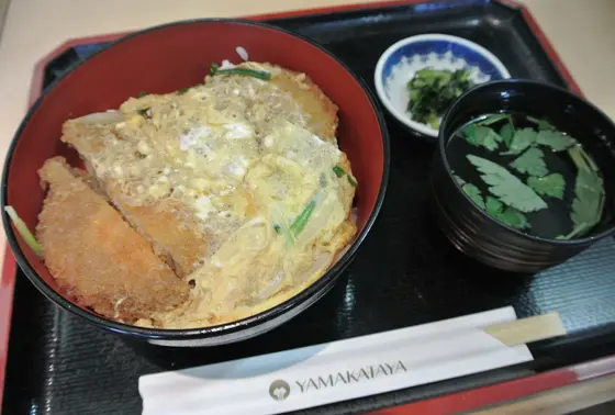 黒豚カツ丼