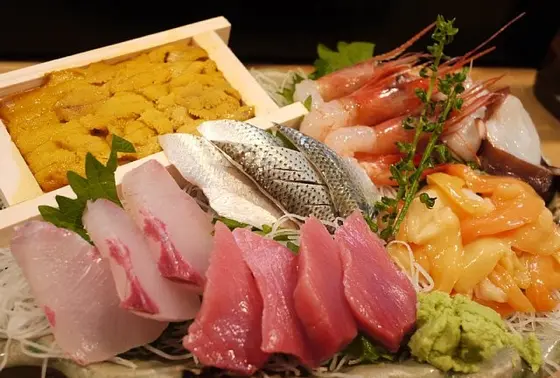 鮮魚店直営の刺盛り