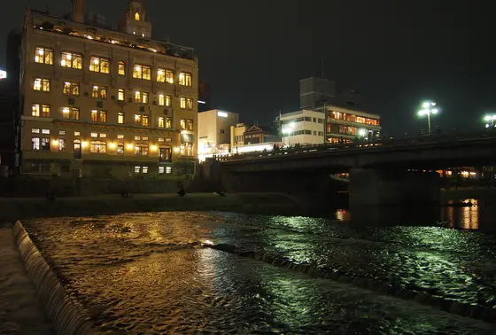 夜の鴨川