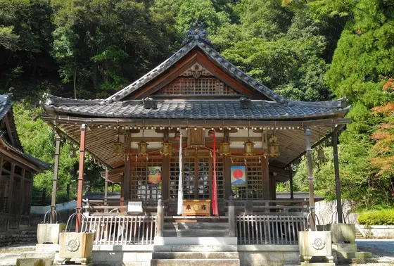 こちらが拝殿