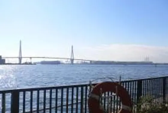 駅ナカに公園があります。