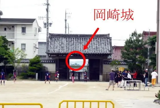 岡崎城が見えます