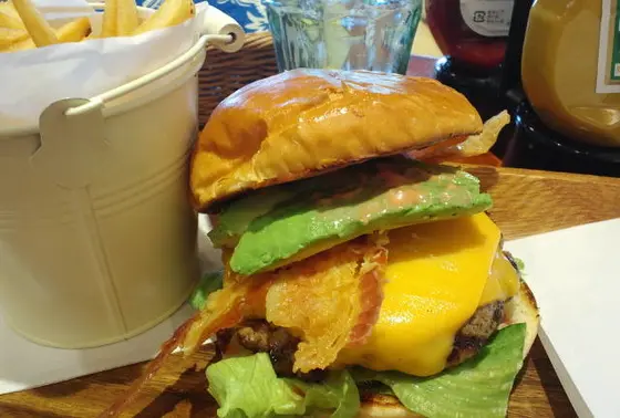ハンバーガーもある！