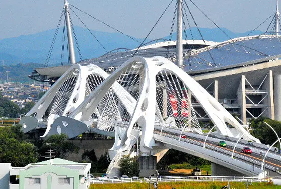 スタジアムへの橋