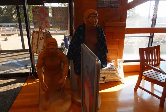 等身大海女さん像