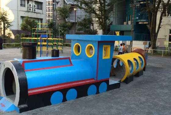 汽車型遊具