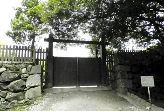唯一の国指定重要文化財「多聞櫓」