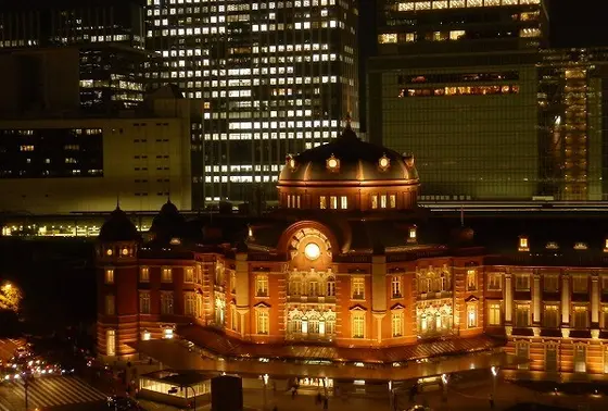 東京駅の夜